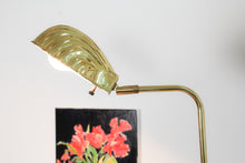 Load image into Gallery viewer, VTG Clamshell Floor Lamp